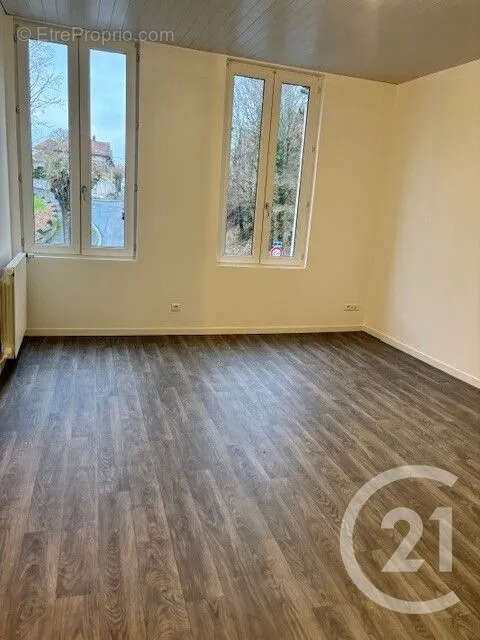 Autre à SAINT-QUENTIN