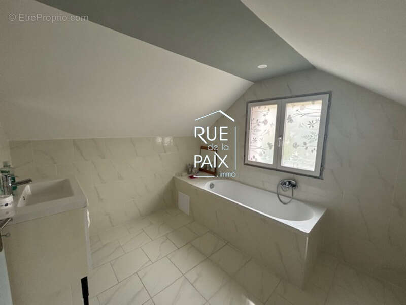 Maison à SAINT-LOUP-LAMAIRE