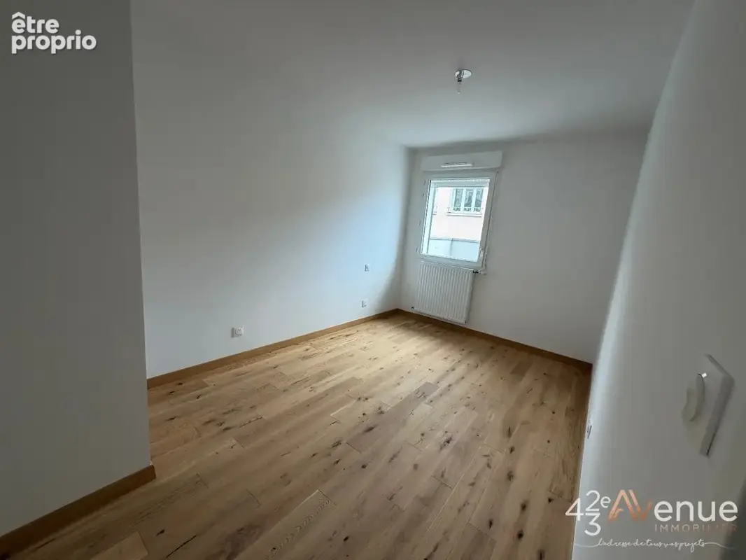 Appartement 4 pièces 91 m² à vendre à Saint-Etienne (42000) - photo 2
