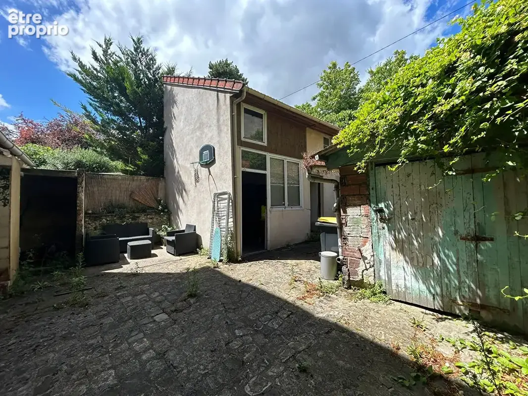 Appartement avec 2 caves et une dependance - photo 3