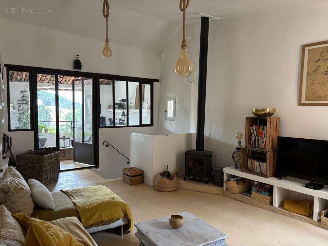 Maison 127 m² à Cotignac  - photo 2