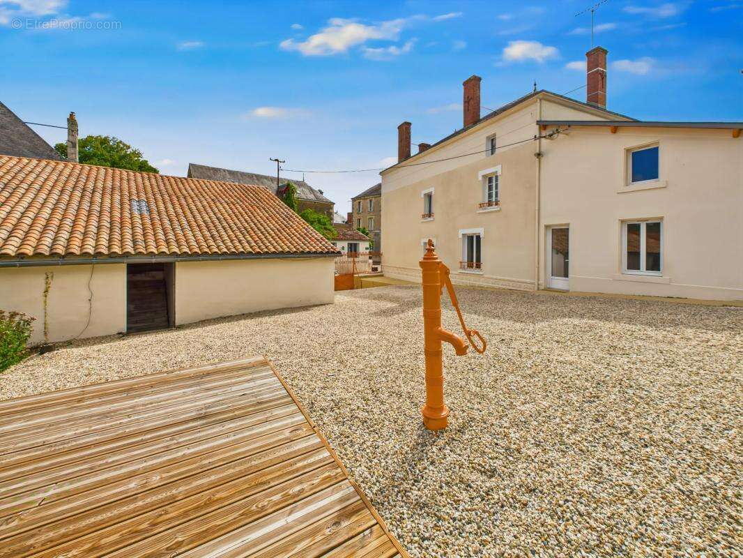 Maison à L'HERMENAULT
