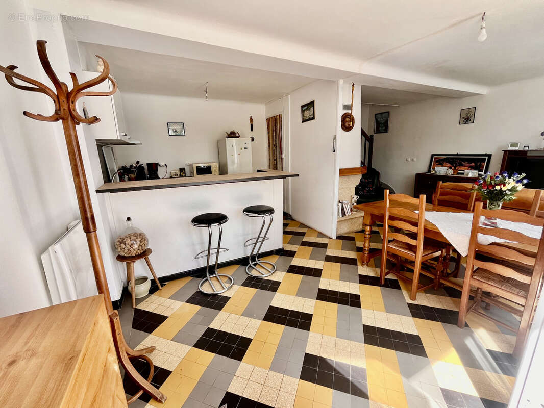 Maison à MONTREUIL-BELLAY