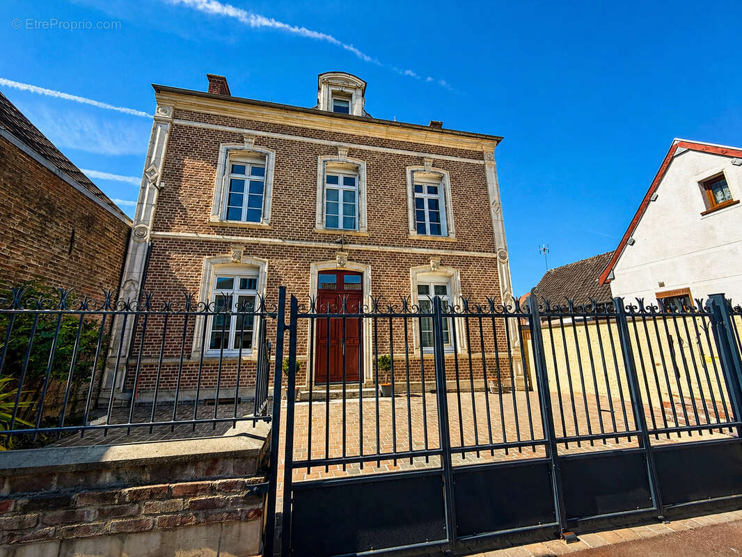 Maison à FLIXECOURT