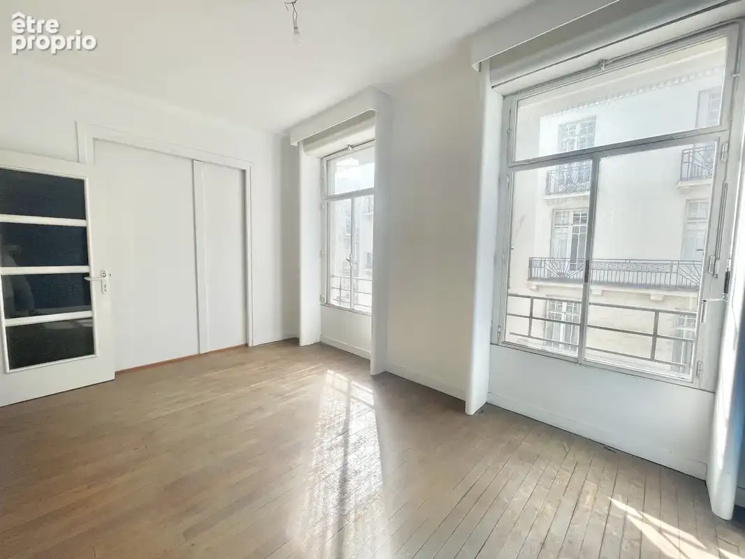 Appartement 5 pièces secteur Graslin/Racine/Delorme - photo 2