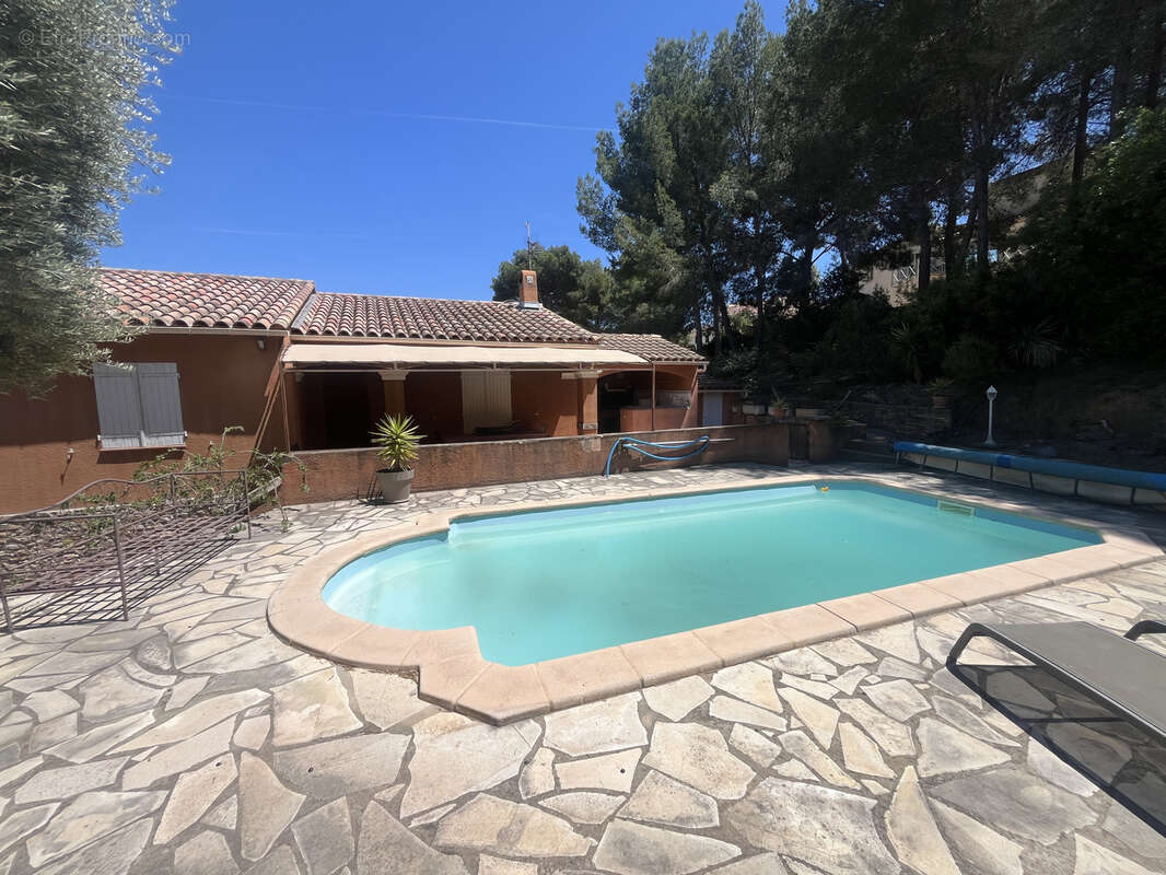 SAINT CYR SUR MER  Charmante maison avec piscine 146 M2 sur 2175 m2 de terrain - photo 13