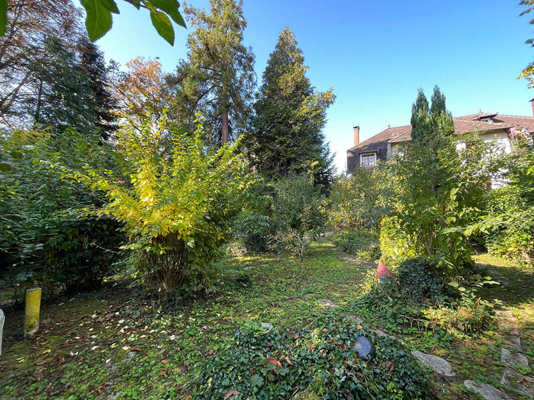 Maison à LONS-LE-SAUNIER