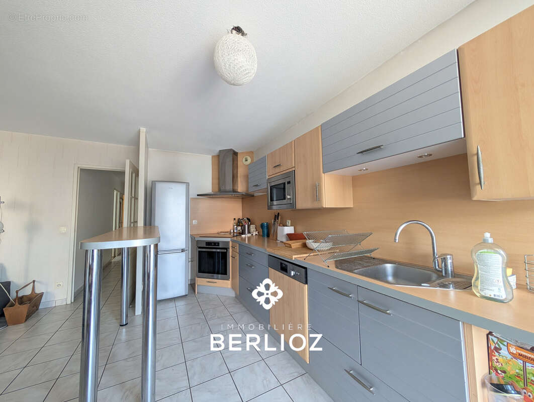 Appartement à SAINT-MARTIN-D'HERES