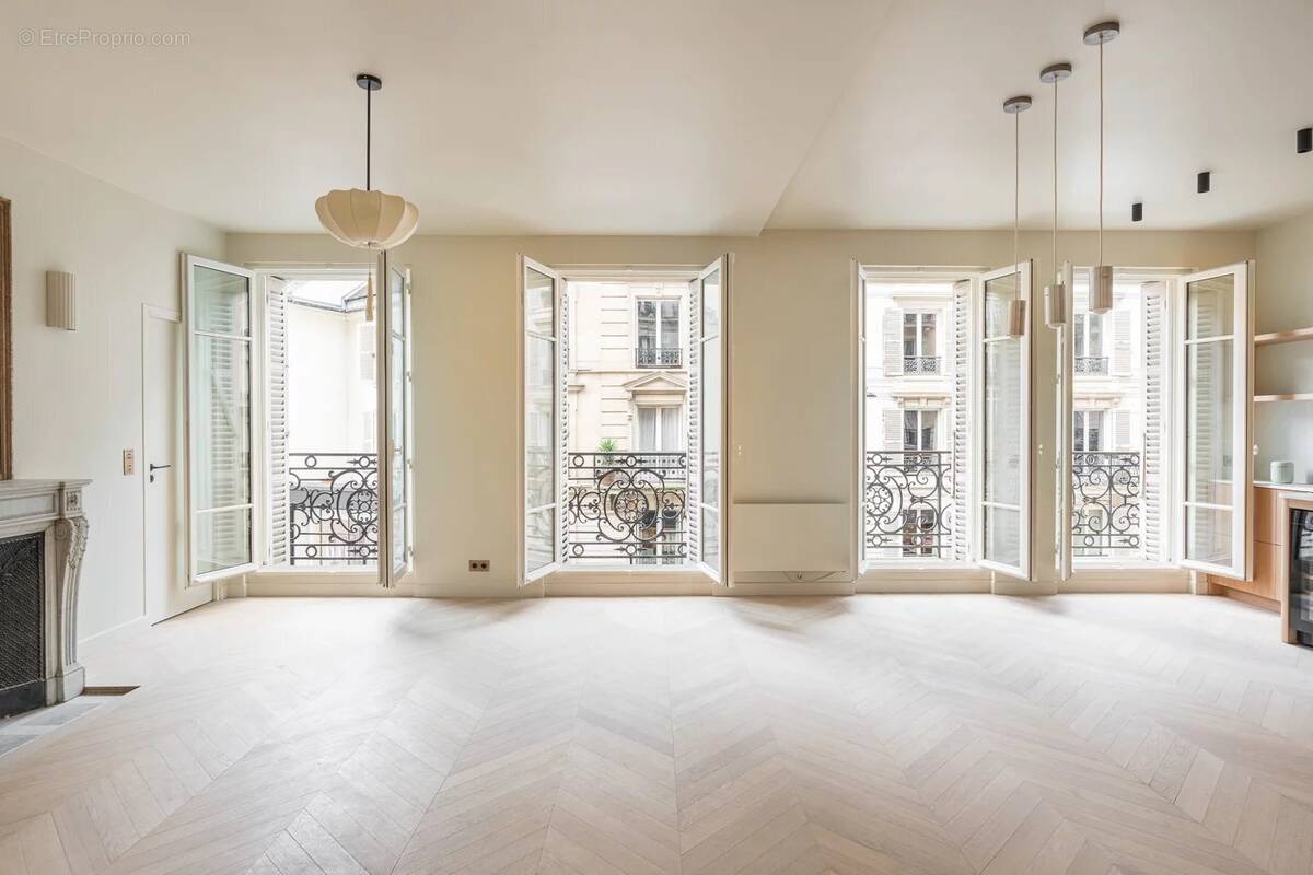 Appartement à PARIS-6E