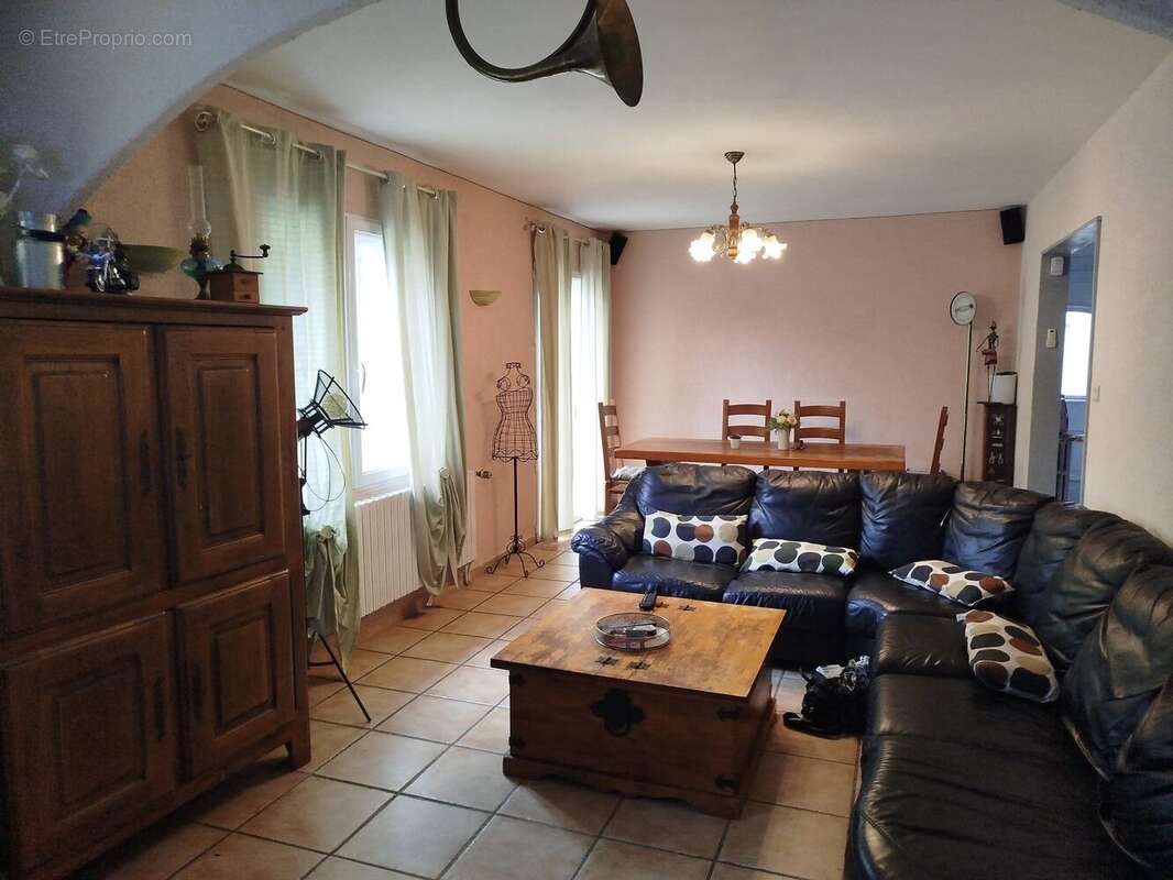 Maison à BESSE-ET-SAINT-ANASTAISE