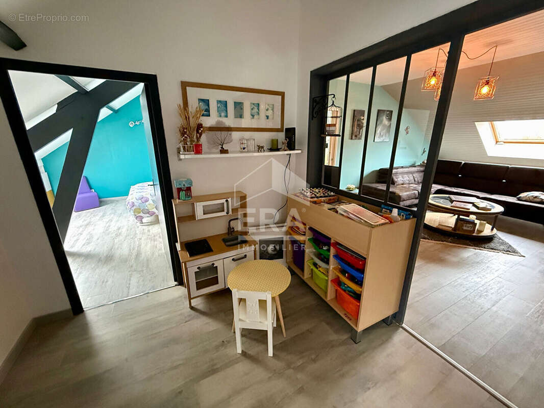 Maison à LES CLAYES-SOUS-BOIS