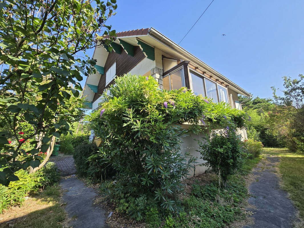 Maison à ECHIROLLES