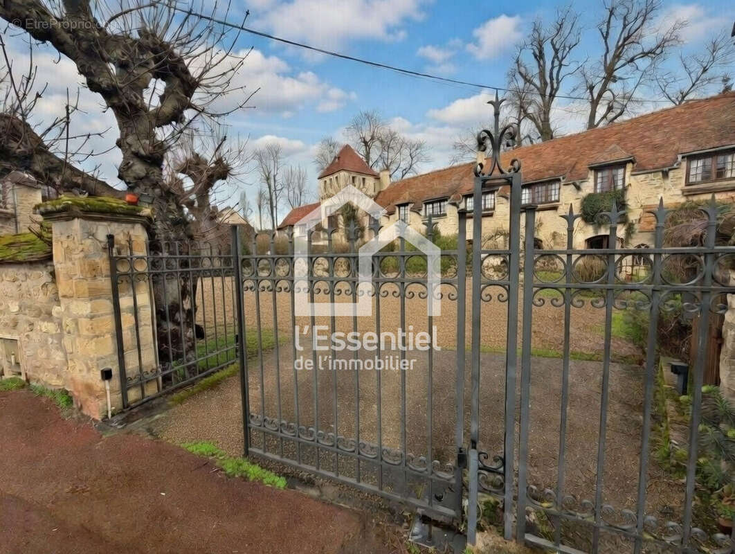 Maison à VERNEUIL-SUR-SEINE
