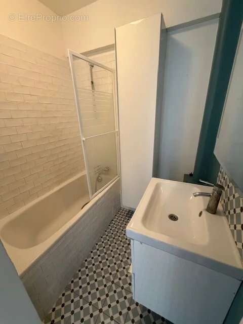 Dernier etage vue degagee. - photo 6