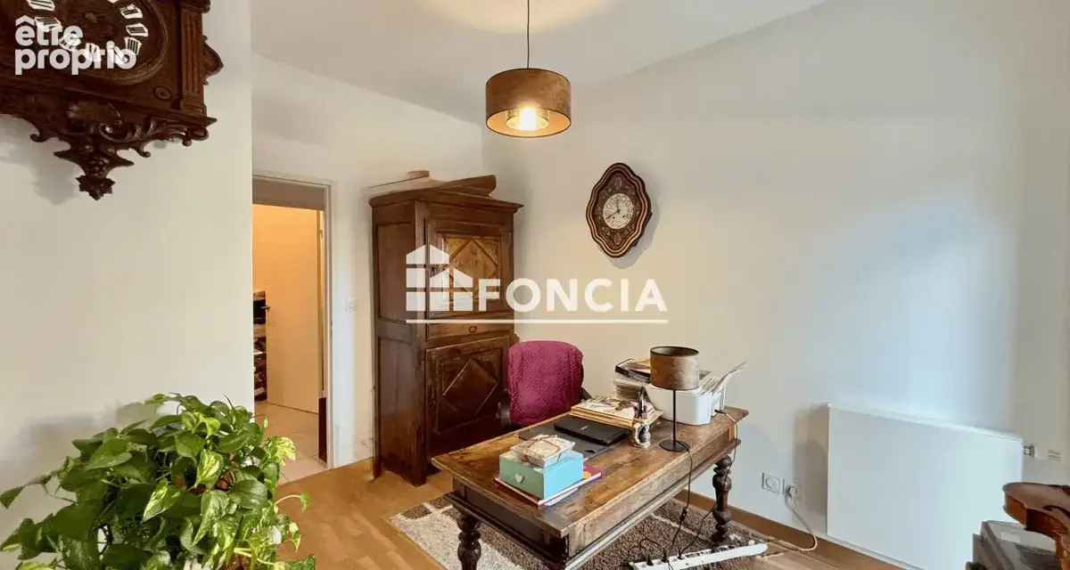 Une adresse privilégiée, un cadre exceptionnel et de beaux volumes ! pour cet appartement - photo 9