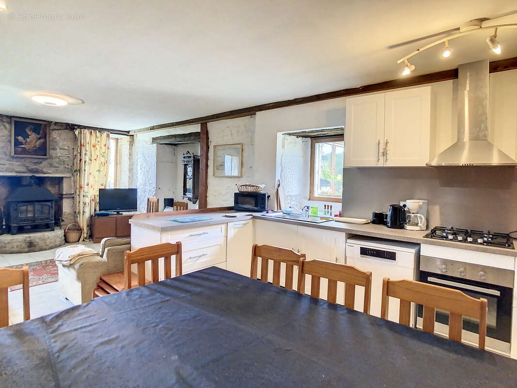 Maison à SAINT-MARTIN-DES-BESACES