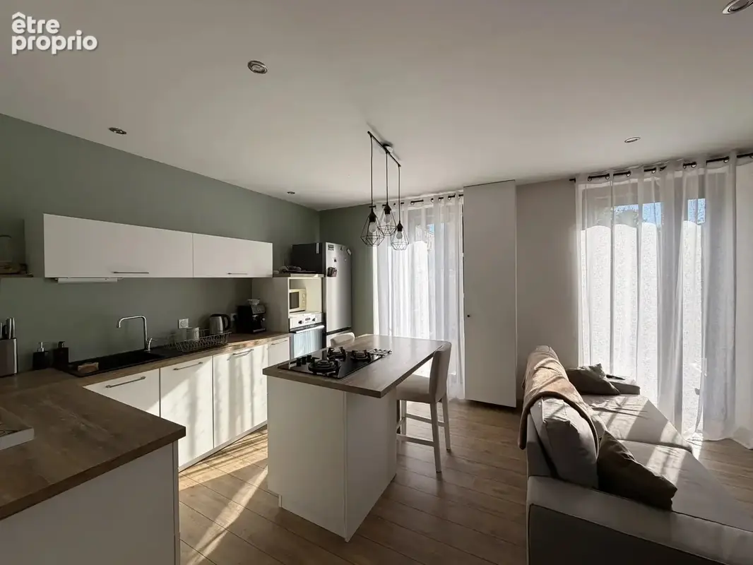 Maison entièrement rénovée en 2021 de 91.20m² sur - photo 2