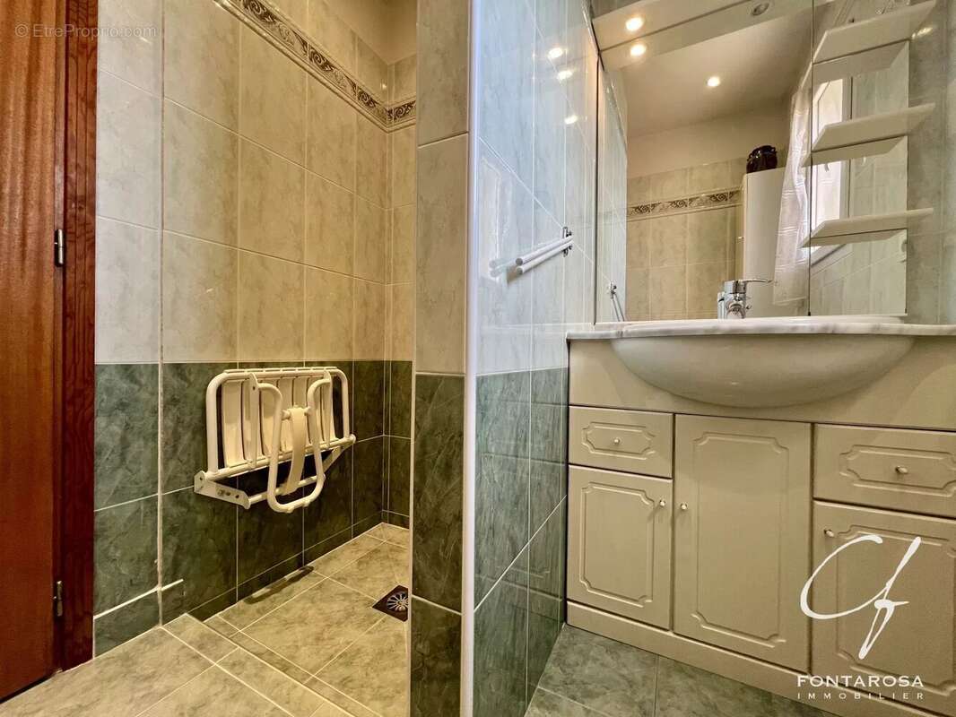 Maison à ROQUEBRUNE-SUR-ARGENS