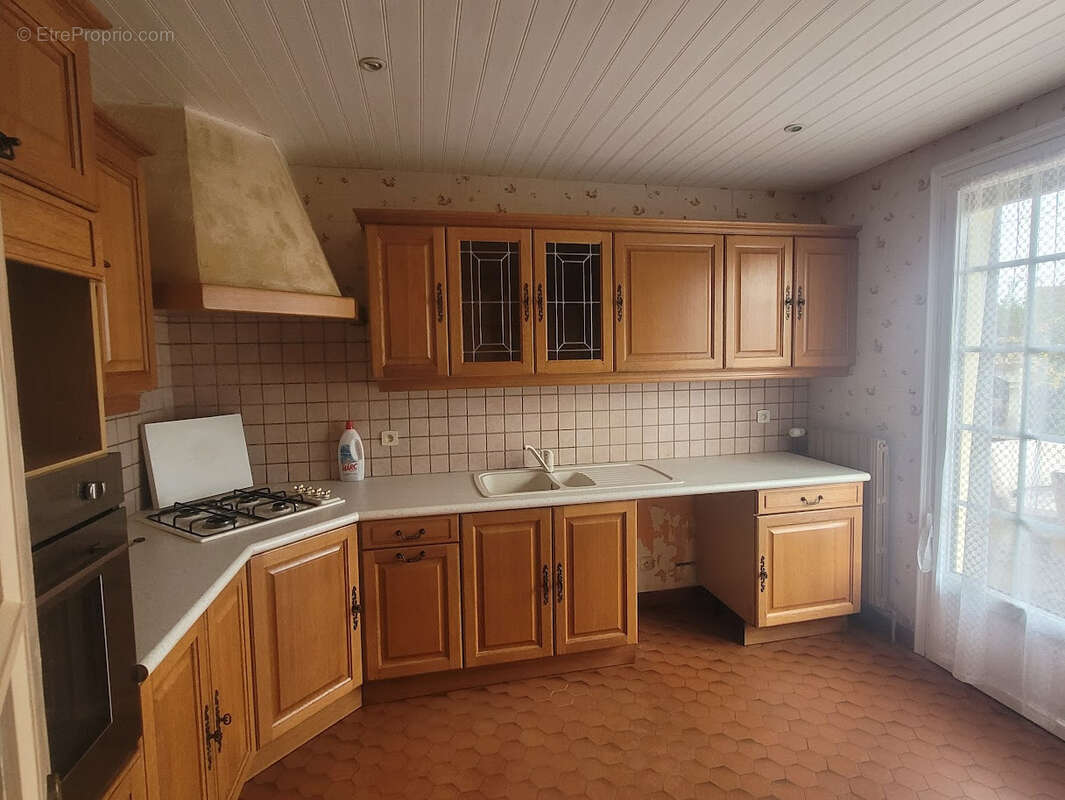 Maison à MONTLANDON