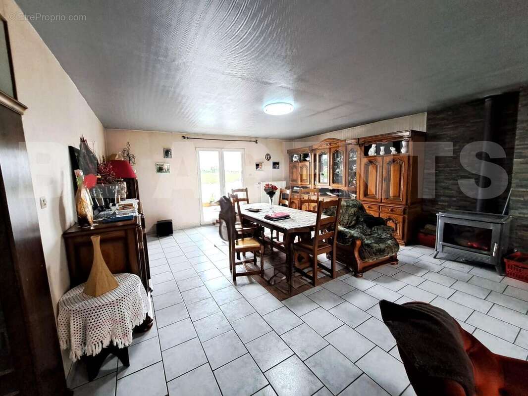 WhatsApp Image 2025-09-26 at 09 - Maison à FRESNOIS-LA-MONTAGNE