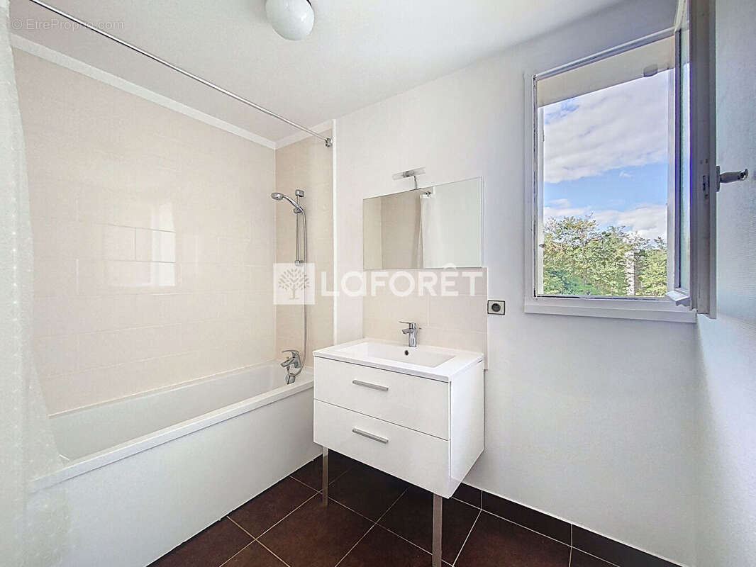 Maison à VERNEUIL-SUR-SEINE