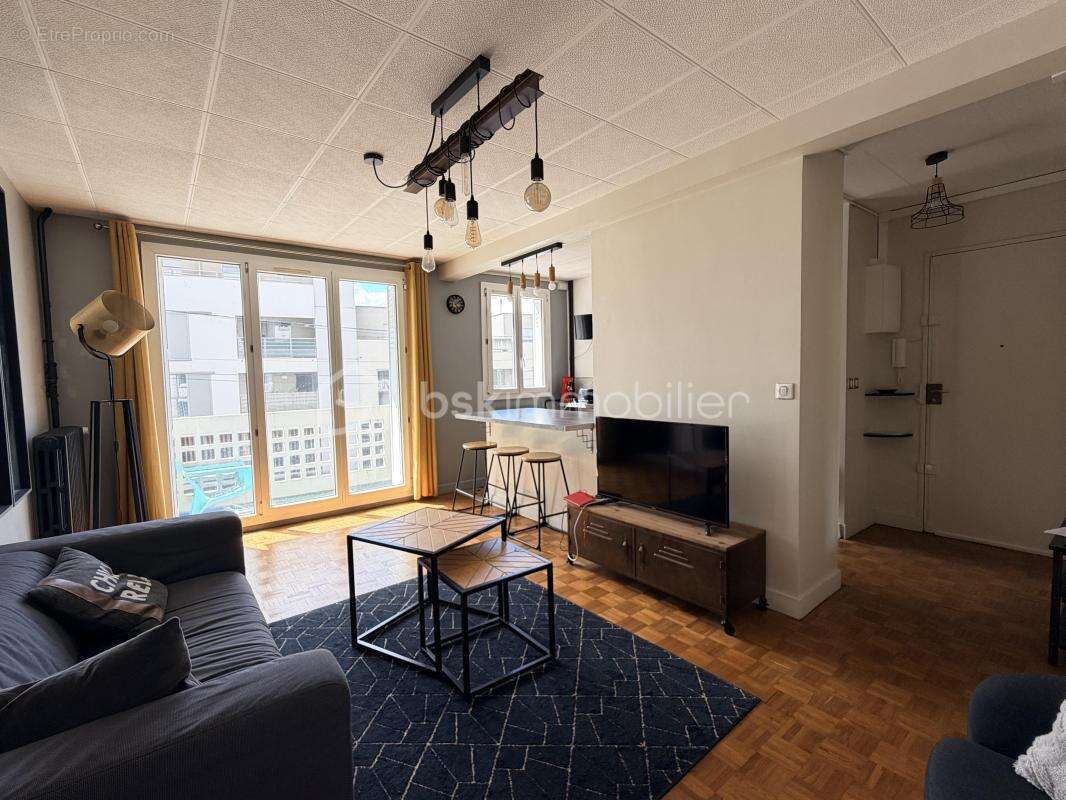Appartement à LA RICHE
