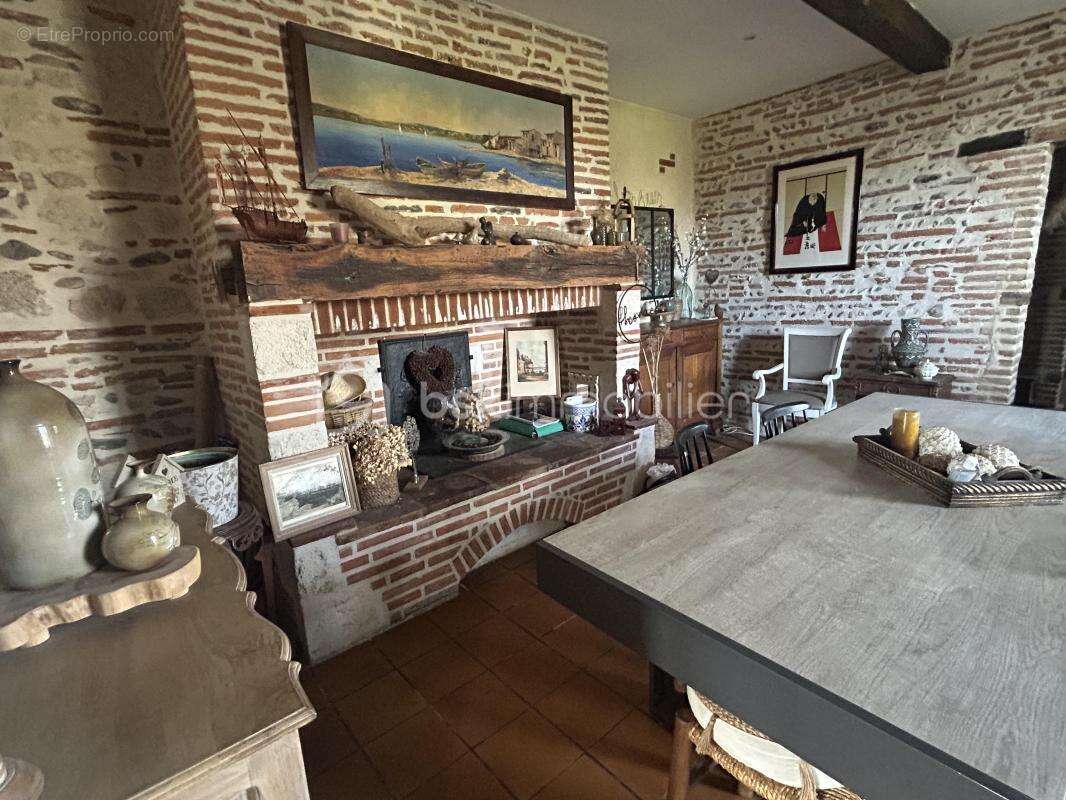 Belle longere en pierres - terrain - 4 chambres - garage - photo 5
