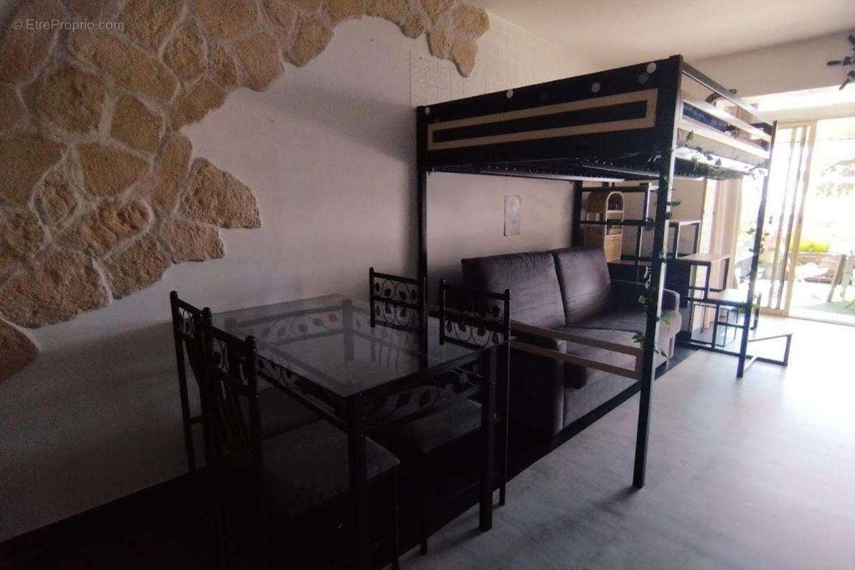 Appartement à CARQUEIRANNE