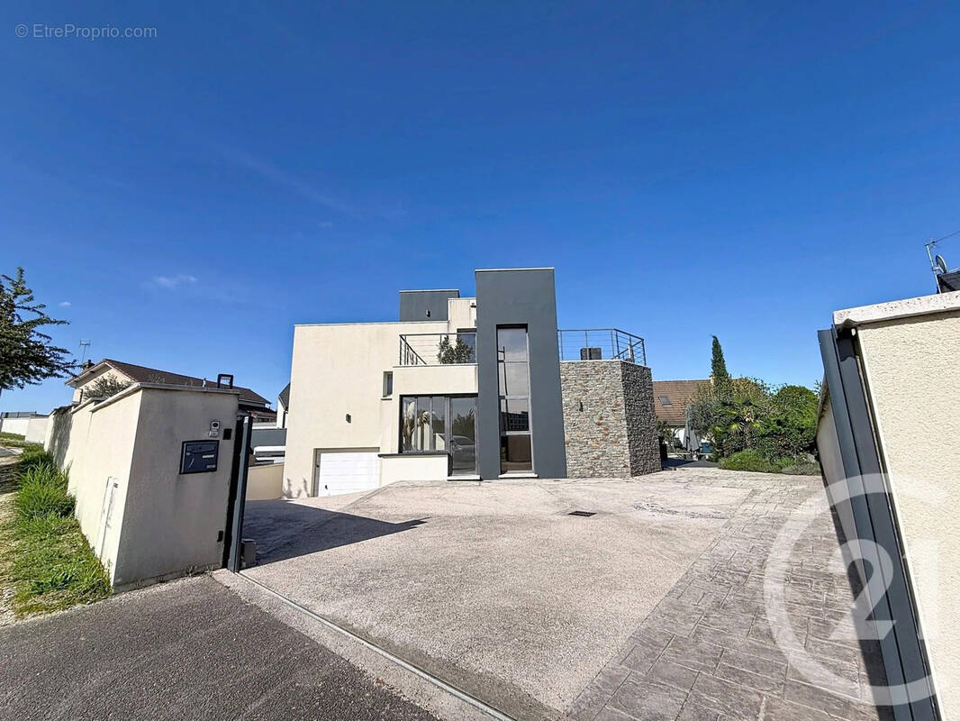 Maison à SAINT-APOLLINAIRE