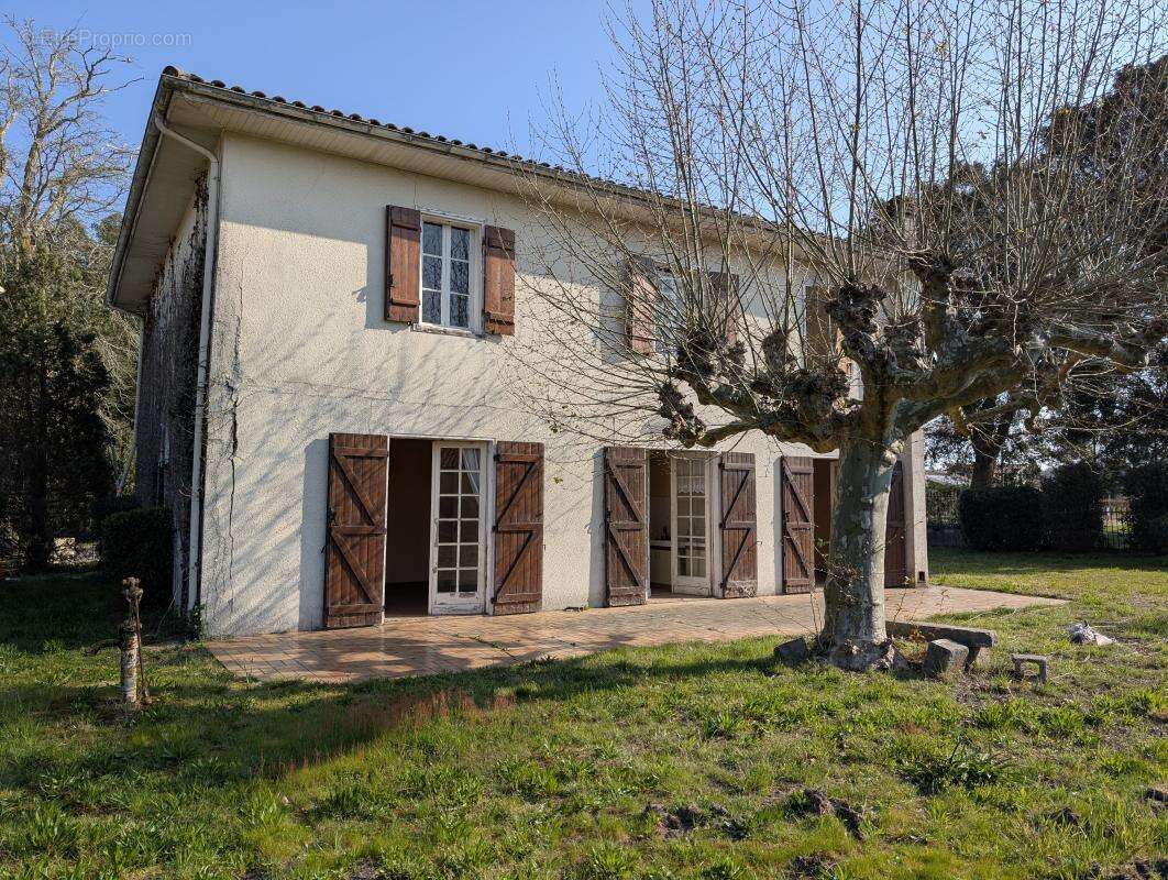 Maison à SAINT-JULIEN-EN-BORN