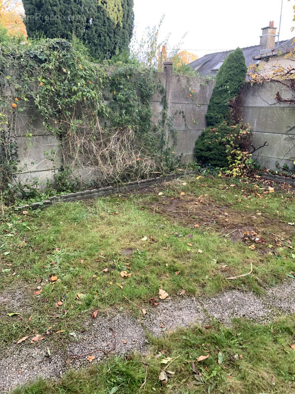 Maison à AMBRIERES-LES-VALLEES