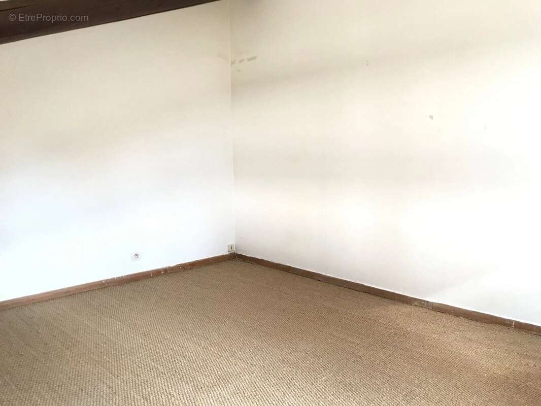 Appartement de type 2/3 avec mezzanine, balcon et cave - photo 5
