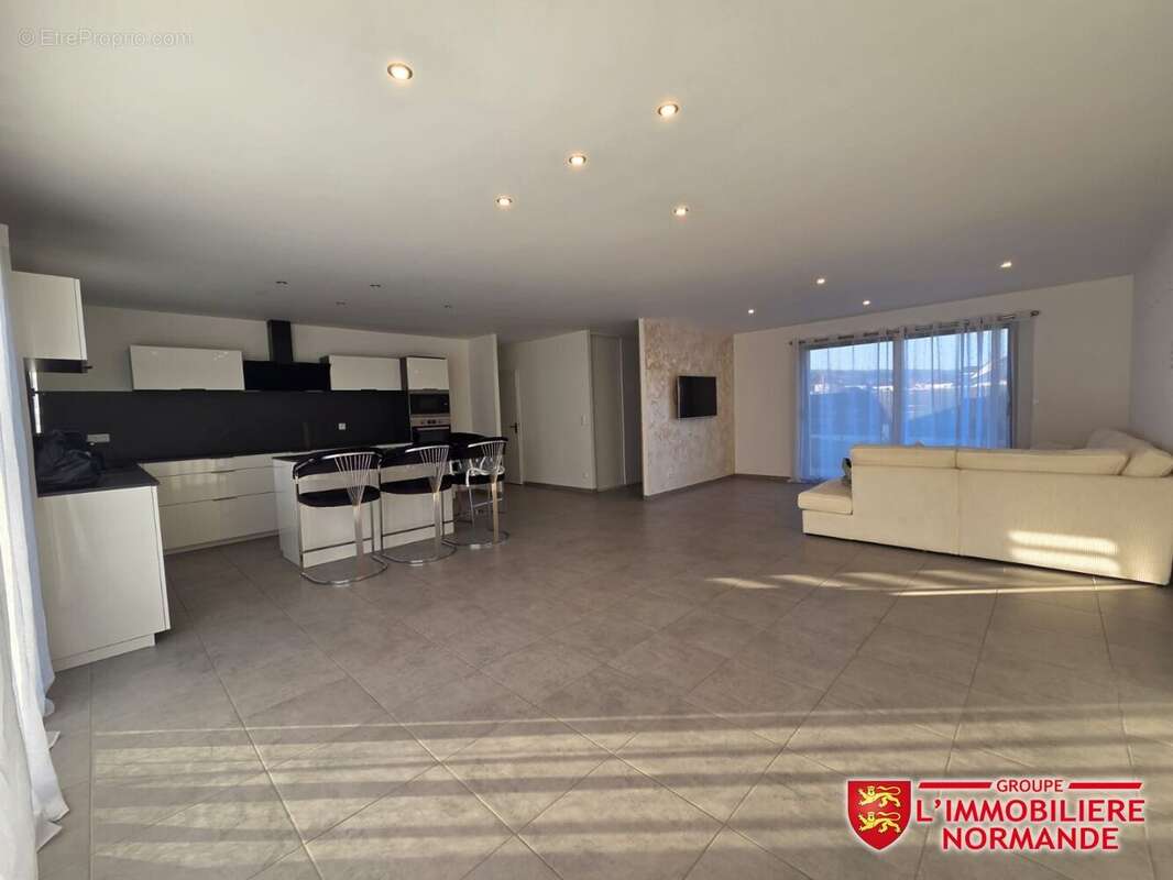 Maison à VAL-DE-REUIL