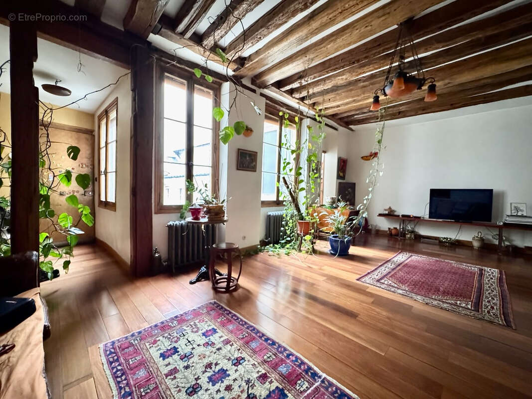 Appartement à PARIS-2E