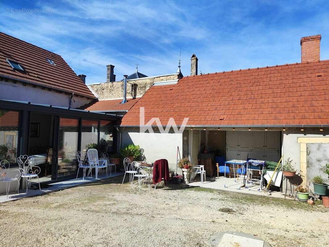 Maison à OUROUER-LES-BOURDELINS