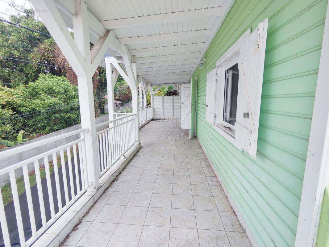 Maison à BASSE-TERRE