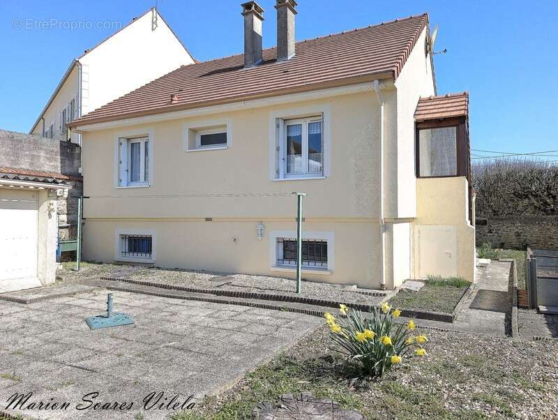 Maison à CHAUMES-EN-BRIE