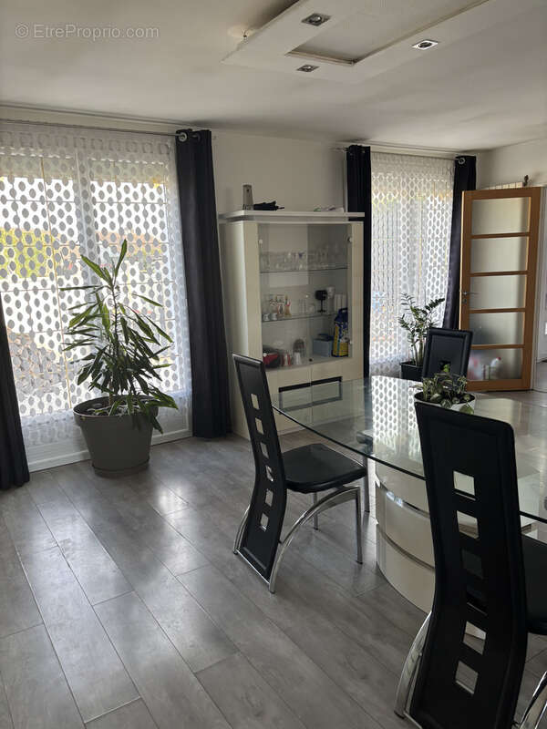 Maison à JOUY-LE-CHATEL