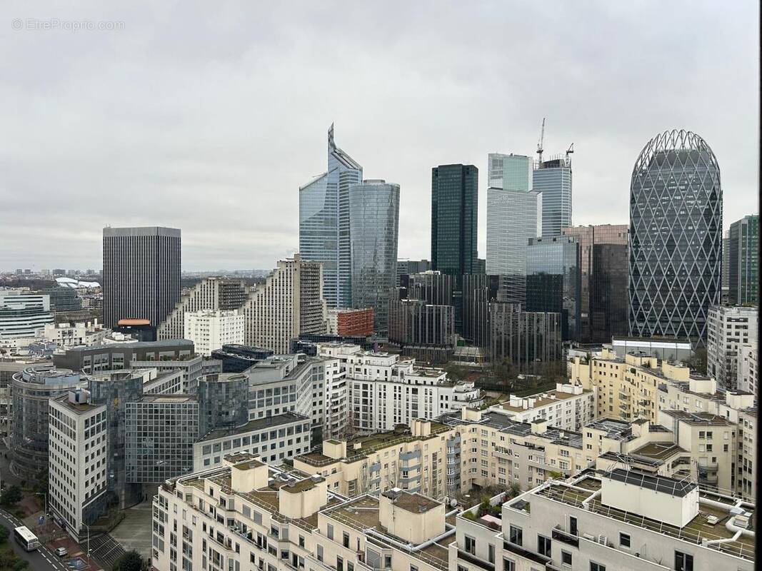 Appartement à COURBEVOIE