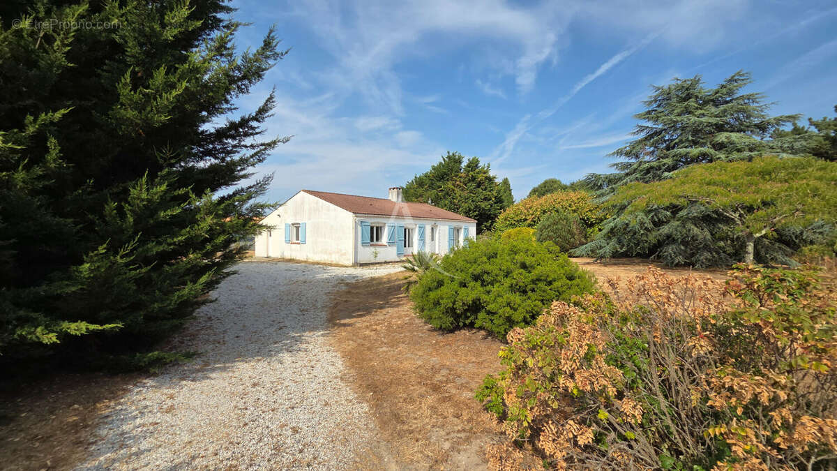 Maison à COMMEQUIERS