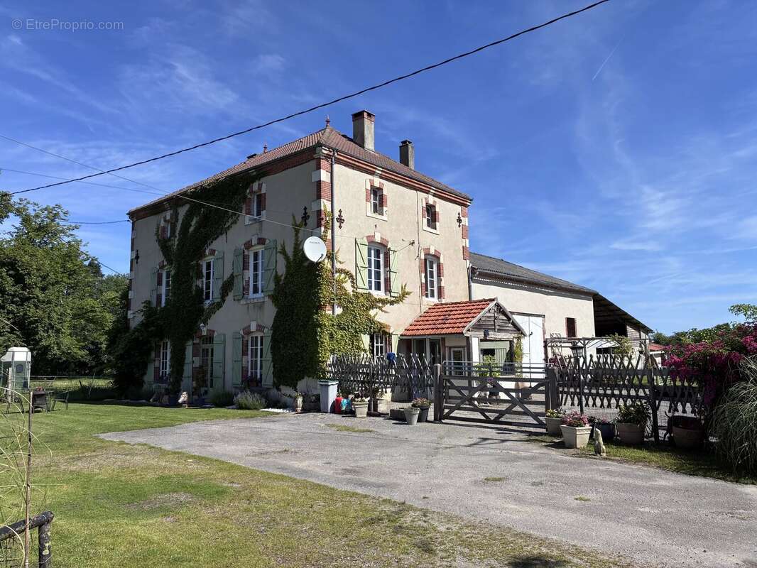 Maison à LE DORAT