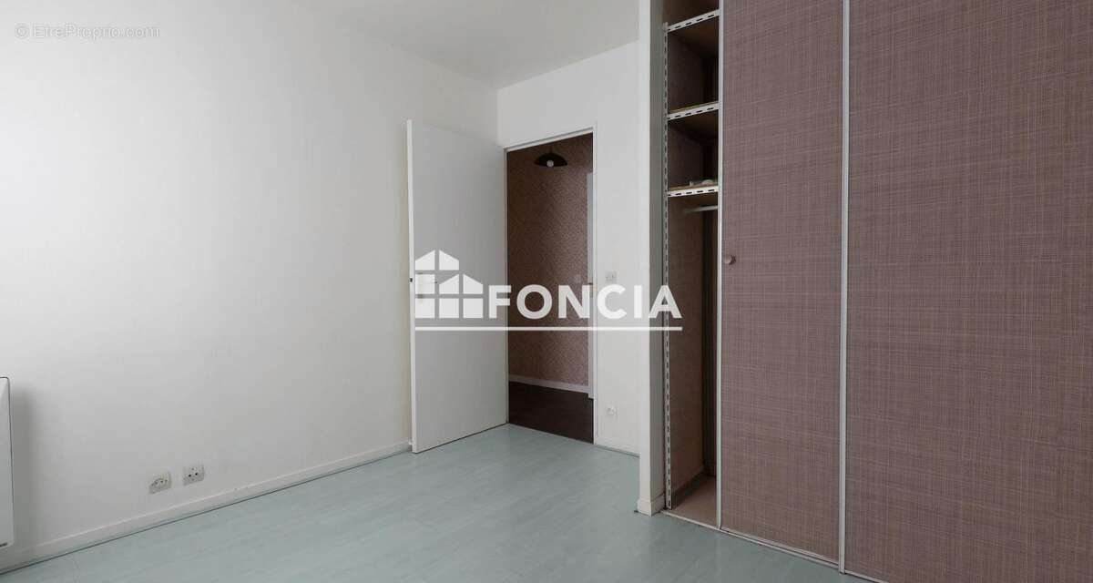 Appartement à SAINTE-GENEVIEVE-DES-BOIS