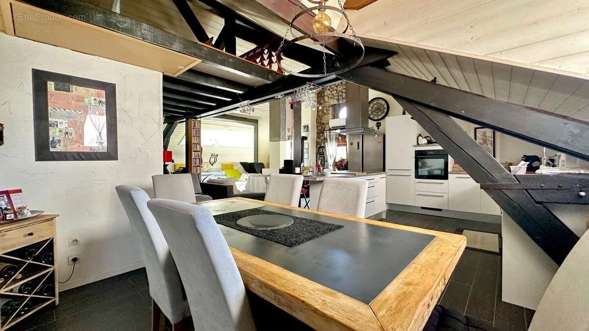 Appartement 72 m² à Meythet  - photo 2