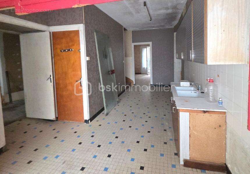 Maison à LE BUSSEAU