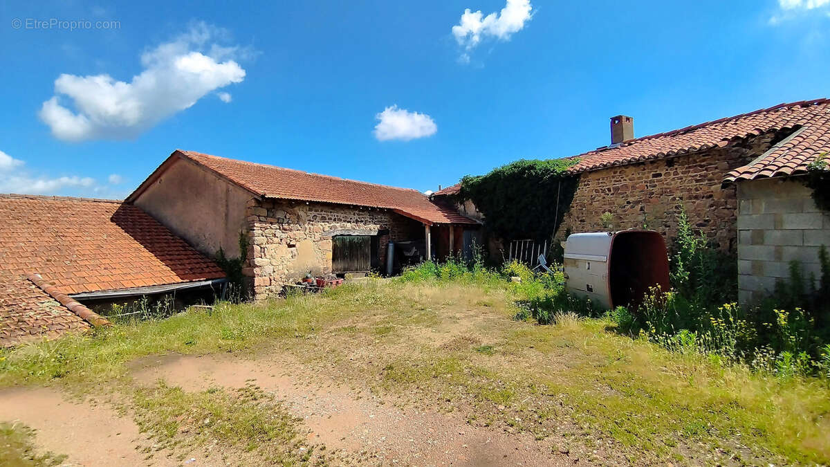 Maison à SAINT-JEAN-SAINT-MAURICE-SUR-LOIRE