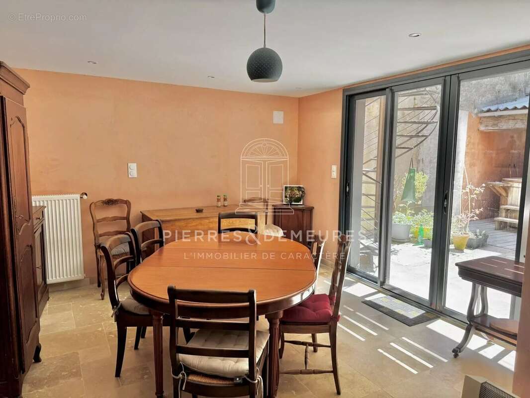 Maison de charme du XVIIe siècle avec 4 suites et bain nordique à La Charité-sur-Loire - photo 4
