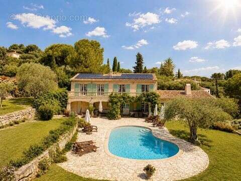 Maison à VALBONNE