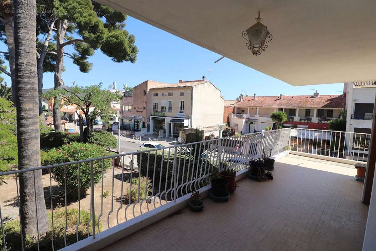 Appartement à SAINT-CYR-SUR-MER