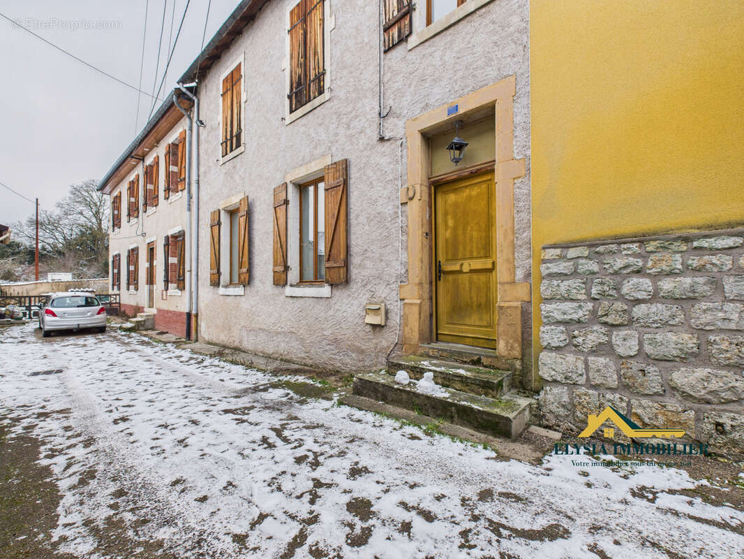 Maison à BAYONVILLE-SUR-MAD