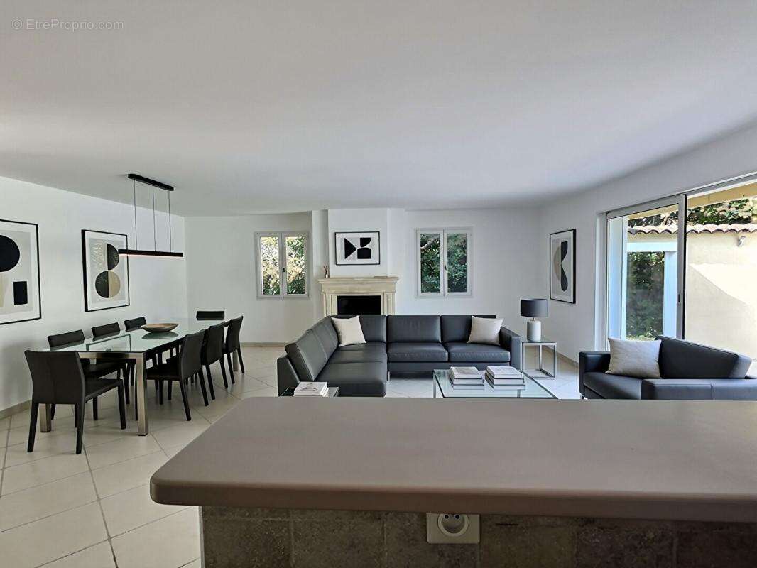 Villa  4 pièce(s) de plain-pied 135 m2 AVEC GARAGE ET PISCINE - photo 6